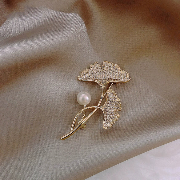 Women's Alloy Ginkgo Flower Brooch With Electroplating Design For Clothes Decoration
