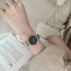 Women's Alloy Gold Watch Fashion Retro Style Round Dial Mineral Strengthened Glass Mirror Rose Gold Clasp Waterproof