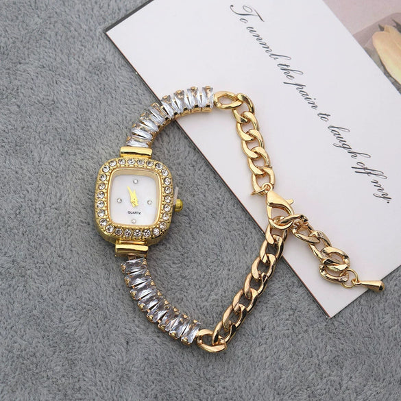 Women's Alloy Heartshaped And Oval Quartz Bracelet Watch Elegant Fashion Leisure Style