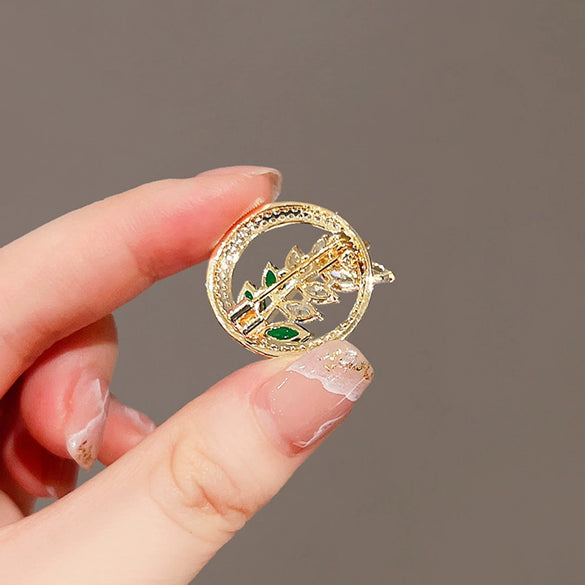 Women's Alloy Imitation Rhinestone Rice Ear Shaped Brooch With Electroplating Treatment