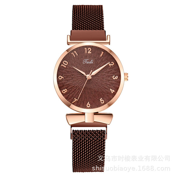 Women's Alloy Iron Milan Band Round Dial Leisure Quartz Watch
