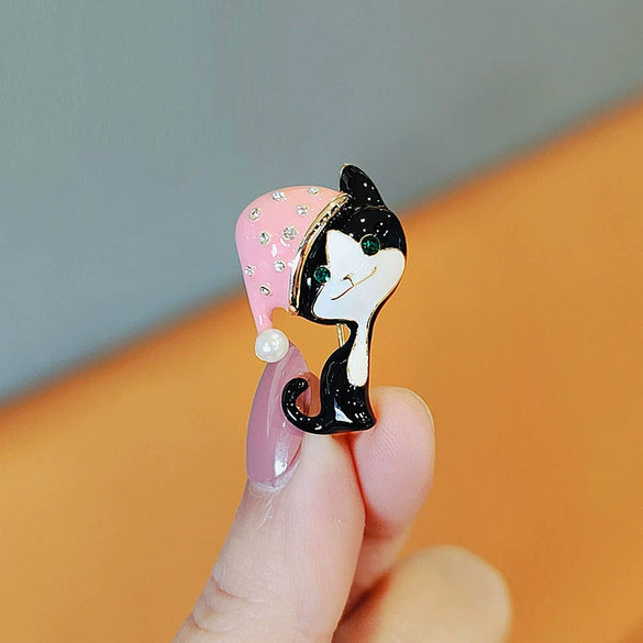Women's Alloy Kitten Brooch With Flower Pattern And Electroplating Treatment