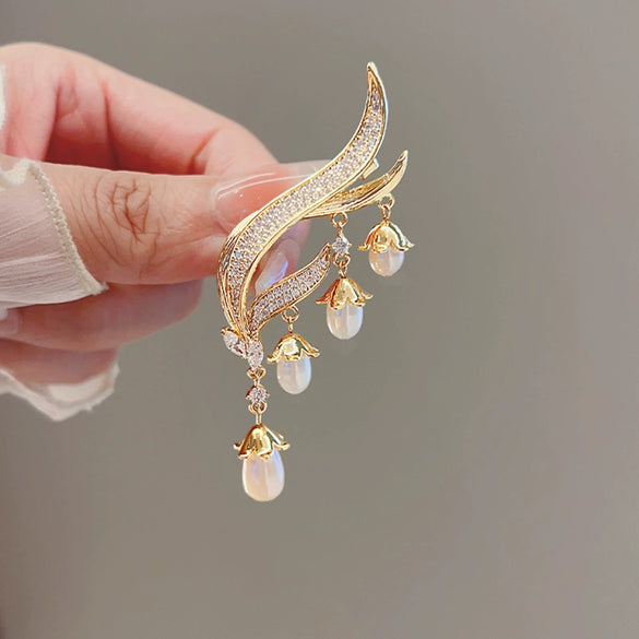 Women's Alloy Lily Of The Valley Tassel Pearl Brooch With Electroplating And Plants And Flowers Style