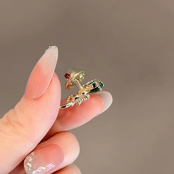 Women's Alloy Lucky Grass Flower Brooch With Electroplating Design