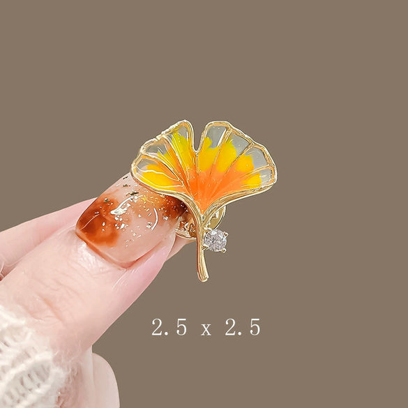 Women's Alloy Maple Leaf Vintage Electroplated Brooch High Grade Accessory