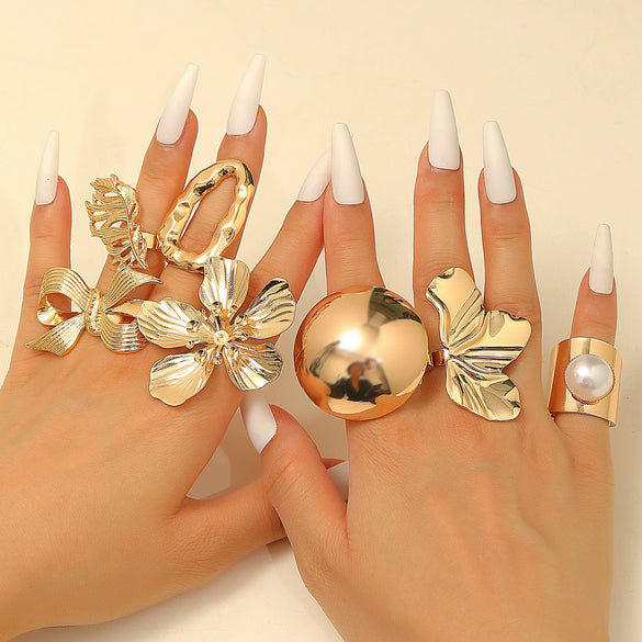 Women's Alloy Metal Geometric Style Ring With Flower Pattern And Electroplating