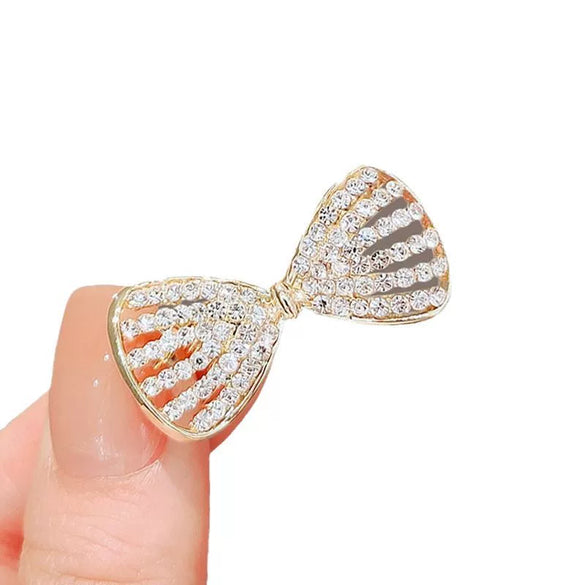 Women's Alloy Natural Flower Pattern Electroplated Antiexposure Brooch