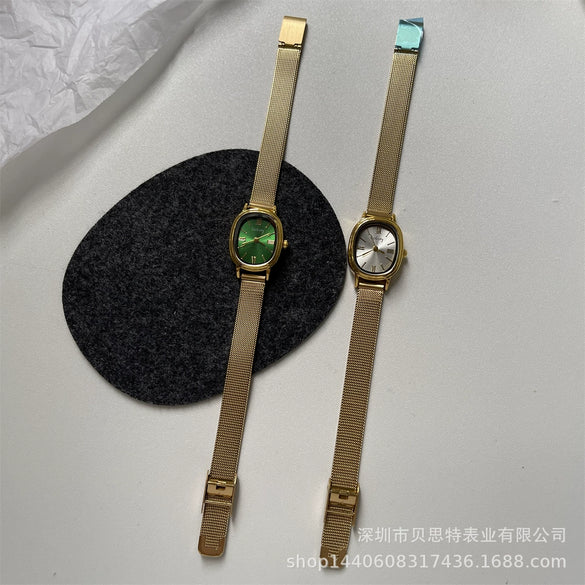 Women's Alloy Oval Small Dial Retro Quartz Watch