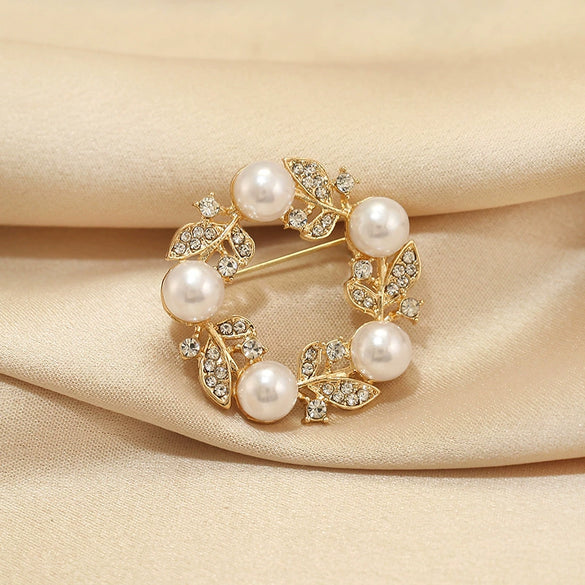 Women's Alloy Pearl Simple Style Diamondembedded Round Flower Brooch With Electroplating