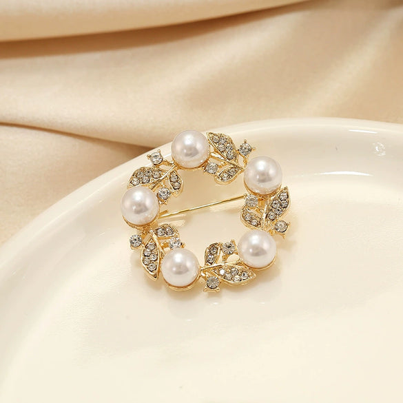 Women's Alloy Pearl Simple Style Diamondembedded Round Flower Brooch With Electroplating