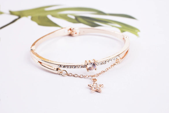 Women's Alloy Pu Bracelet Watch With Spiral Crown Pin Buckle And Round Dial