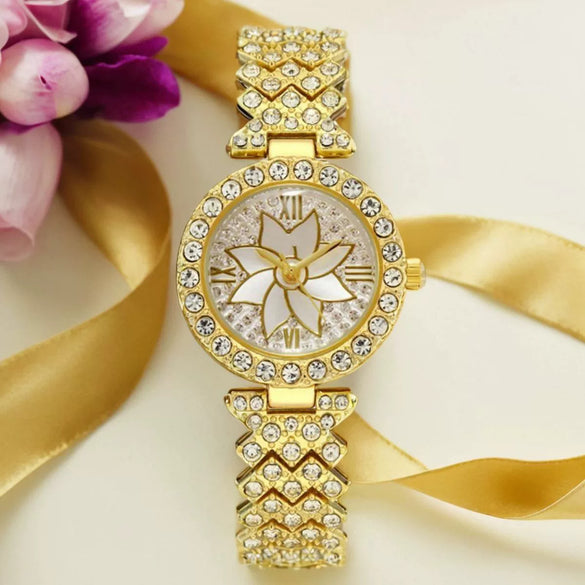 Women's Alloy Quartz Fashion Watch With Round Dial And Stainless Steel Clasp