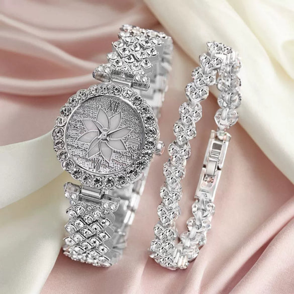 Women's Alloy Quartz Fashion Watch With Round Dial And Stainless Steel Clasp