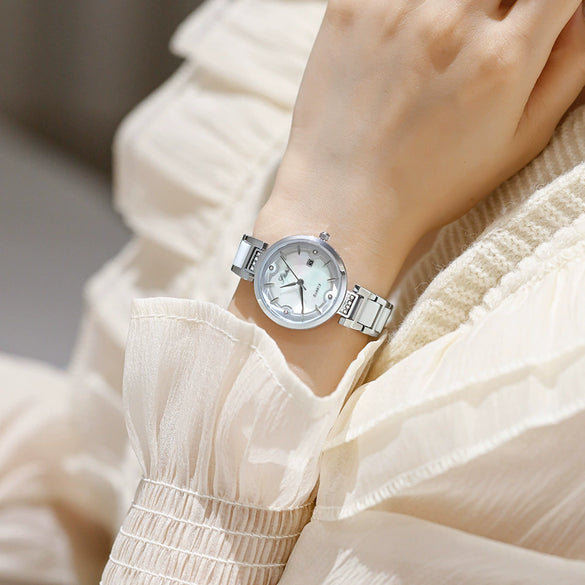 Women's Alloy Quartz Watch With Mineral Strengthened Glass Mirror Round Dial