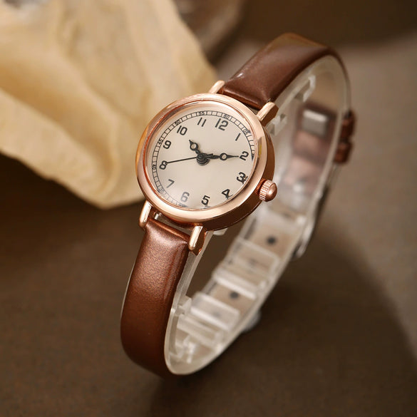 Women's Alloy Quartz Watch With Round Dial And Imitation Leather Strap Fashion Style