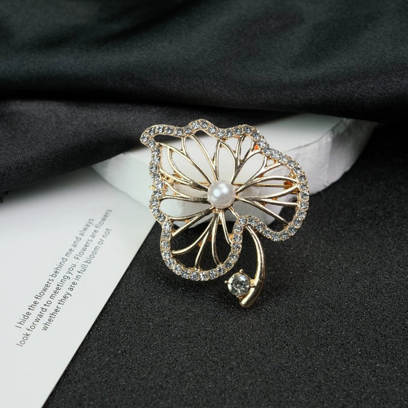 Women's Alloy Rhinestone Brooch With Leaf And Heart Shape Electroplated Highend Niche Jewelry