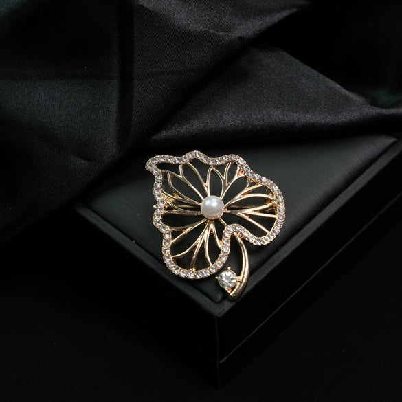 Women's Alloy Rhinestone Brooch With Leaf And Heart Shape Electroplated Highend Niche Jewelry