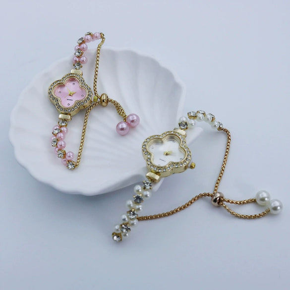 Women's Alloy Strap Flower Shape Fashion Watch With Pearl Diamond Four Leaf Clover Design