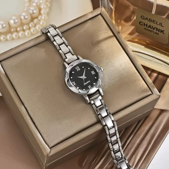 Women's Alloy Strap Round Dial Casual Retro Light Luxury Student Watch