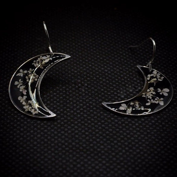 Women's Alloy Vintage Geometric Crescent Earrings With Electroplating