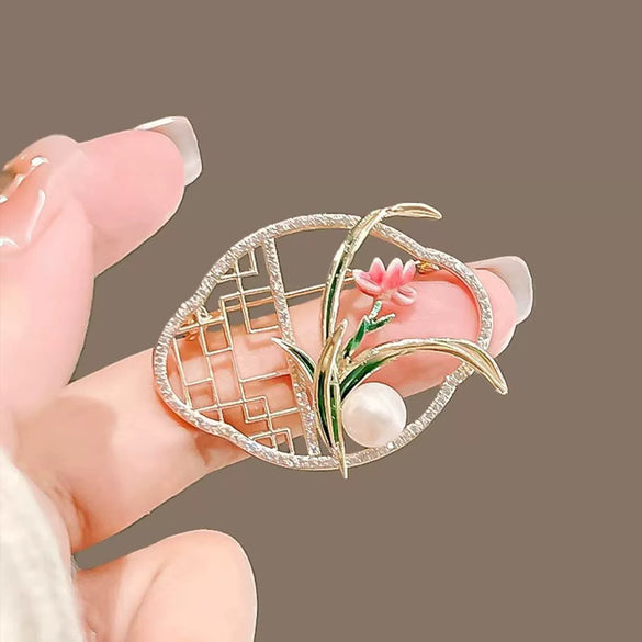 Women's Antique Orchid Alloy Brooch With Pearl Temperament And Electroplating Treatment