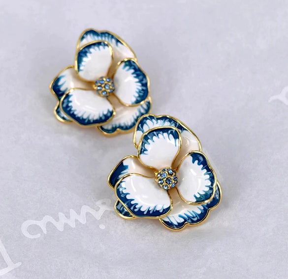 Women's Antique Style Gradient Flower Earrings With Enamel Glaze Electroplated Alloy And Silver Ear Posts