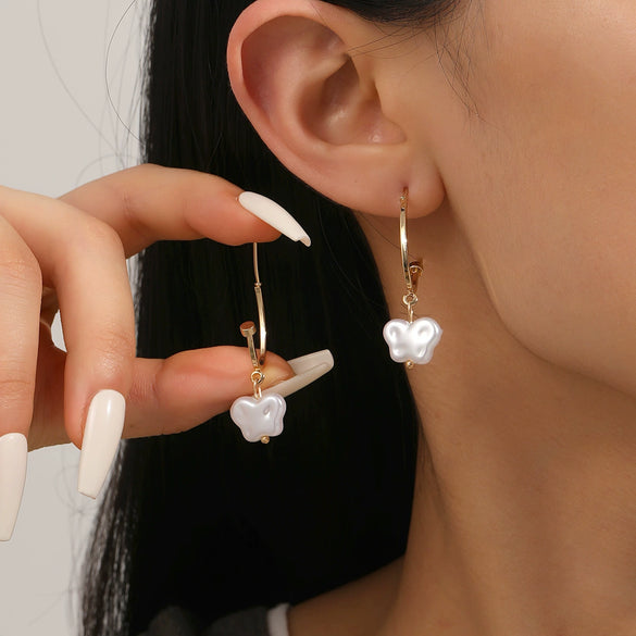 Women's Baroque Pearl Drop Earrings With Electroplated Iron Geometric Design Simple Vintage Fashion Jewelry