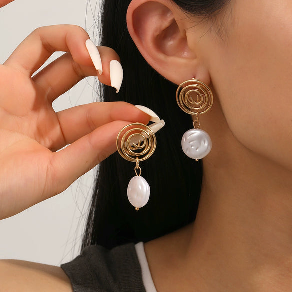 Women's Baroque Pearl Drop Earrings With Electroplated Iron Geometric Design Simple Vintage Fashion Jewelry