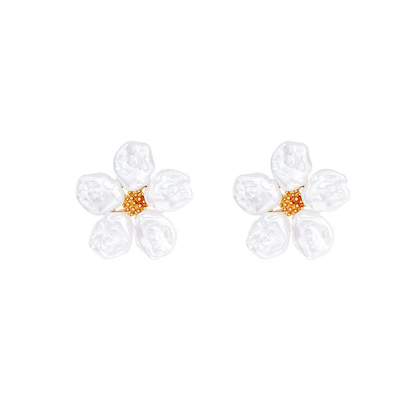 Women's Baroque Retro Alloy Pearl Flower Electroplated Earrings