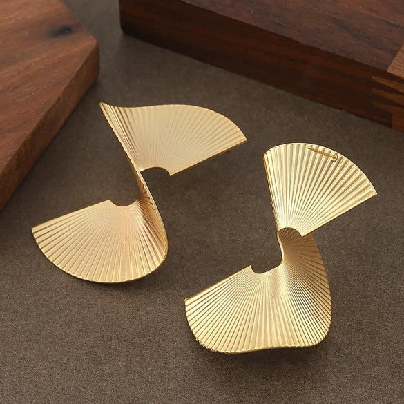 Women's Bold Irregular Fanshaped Geometric Metal Earrings With Genuine Gold Plating And Luxurious Statement Style