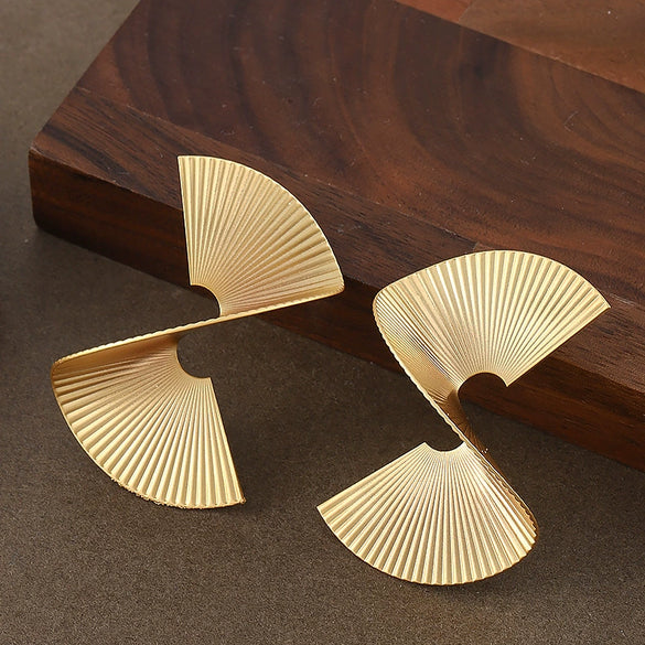 Women's Bold Irregular Fanshaped Geometric Metal Earrings With Genuine Gold Plating And Luxurious Statement Style