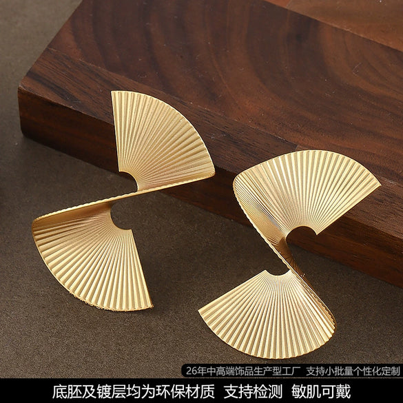 Women's Bold Irregular Fanshaped Geometric Metal Earrings With Genuine Gold Plating And Luxurious Statement Style