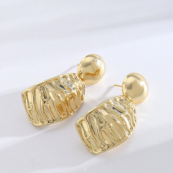 Women's Bold Irregular Geometric Square Wave Earrings Metal Statement Jewelry With Real Gold Plating And Copper Ear Posts Modern Luxury Style