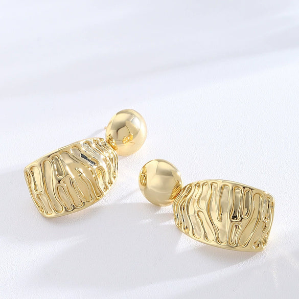 Women's Bold Irregular Geometric Square Wave Earrings Metal Statement Jewelry With Real Gold Plating And Copper Ear Posts Modern Luxury Style