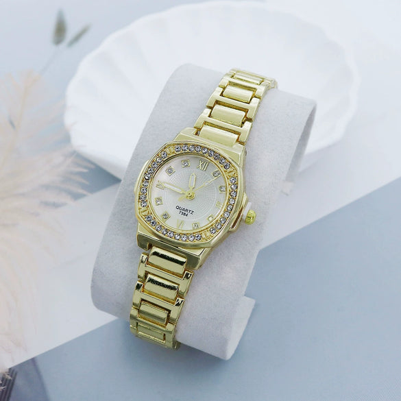 Women's Casual Alloy Breadshaped Square Dial Watch