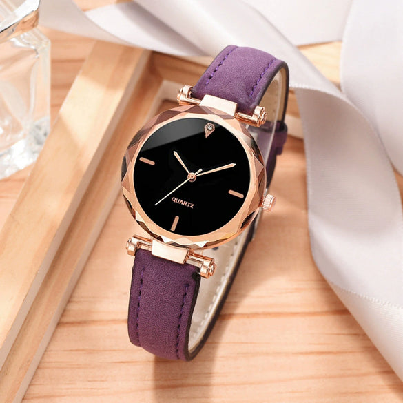 Women's Casual Alloy Pu Belt Round Dial Quartz Watch With Printed Logo