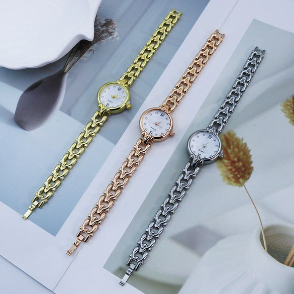 Women's Casual Alloy Quartz Watch With Round Dial And Stainless Steel Jewelry Buckle