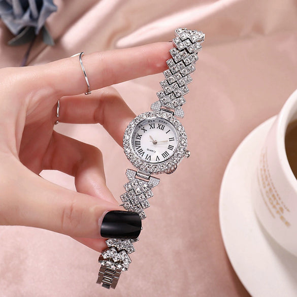 Women's Casual Alloy Watch With Roman Pattern And Round Dial