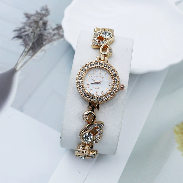 Women's Casual Quartz Bracelet Watch Alloy Material Round Dial