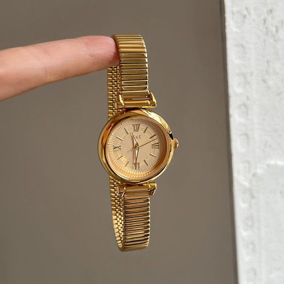 Women's Casual Round Alloy Case Imitation Leather Strap Watch With Roman Numeral Retro Style