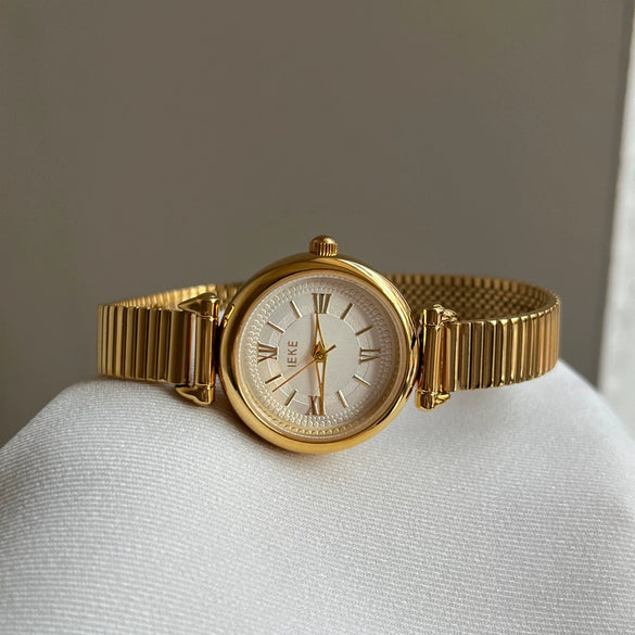 Women's Casual Round Alloy Case Imitation Leather Strap Watch With Roman Numeral Retro Style
