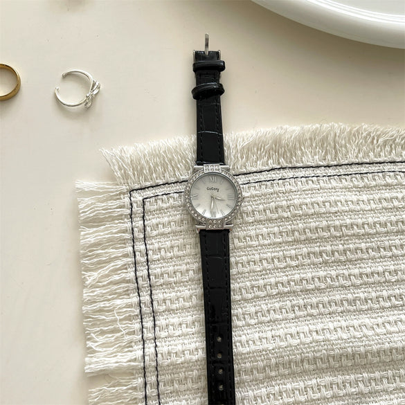 Women's Casual Watch With Round Dial Imitation Leather Strap Metal Case And Stainless Steel Buckle