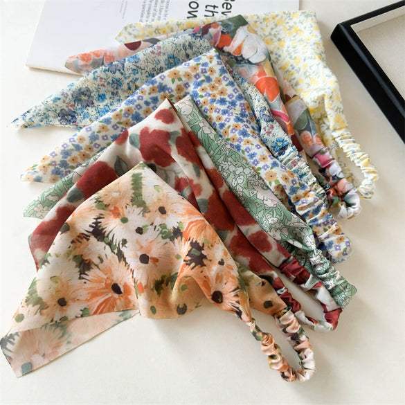 Women's Chiffon Geometric Triangle Scarf With Tie Dye Pattern And Elastic Band For Wrap Or Hair Band Use