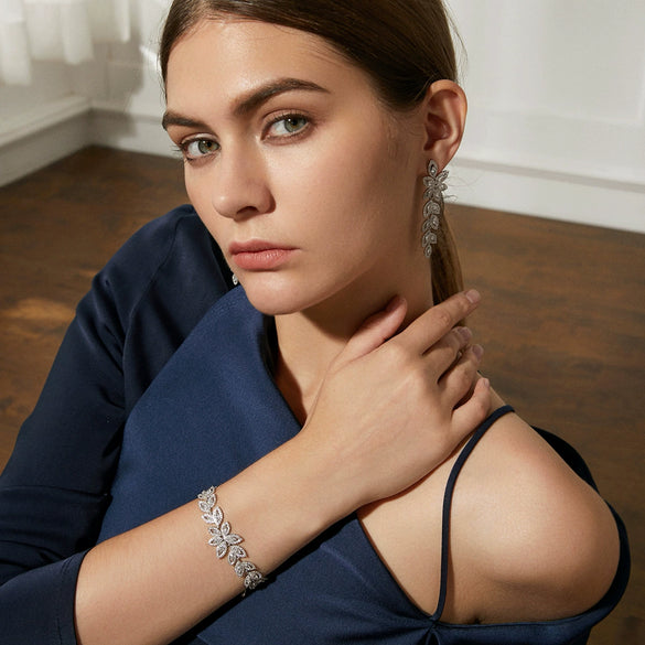 Women's Copper Flower Bracelet With Microinlaid Zircon Accents Electroplated Adjustable Fashion Jewelry