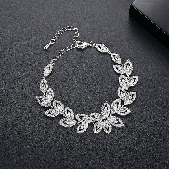 Women's Copper Flower Bracelet With Microinlaid Zircon Accents Electroplated Adjustable Fashion Jewelry
