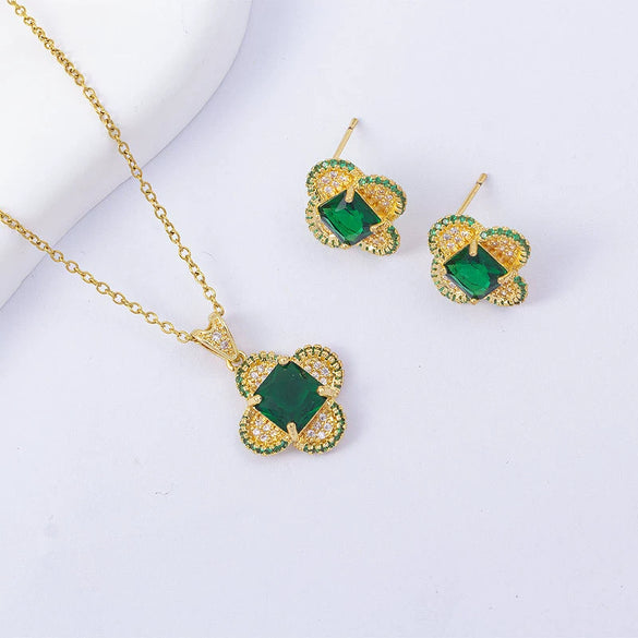 Women's Copper Geometric Light Luxury Electroplated Pendant Necklace With O Word Chain