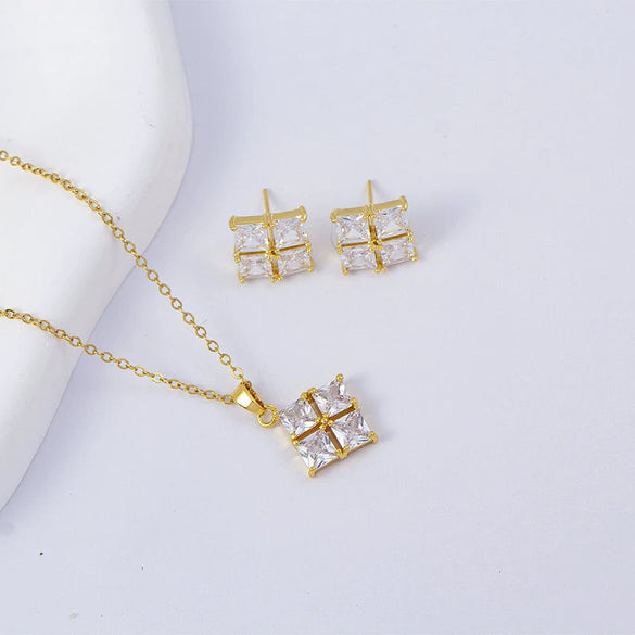 Women's Copper Geometric Light Luxury Electroplated Pendant Necklace With O Word Chain