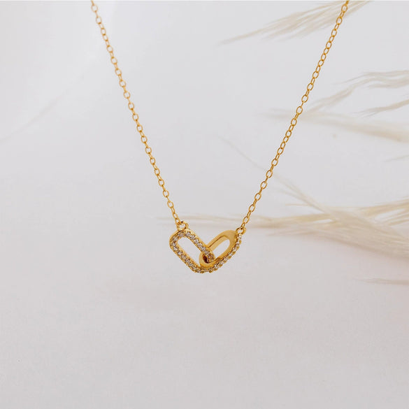 Women's Copper Geometric Paper Clip Pendant Necklace With Micro Paved Zircon Double Ring Charm And O Shaped Chain Electroplated Fashion Clavicle Necklace