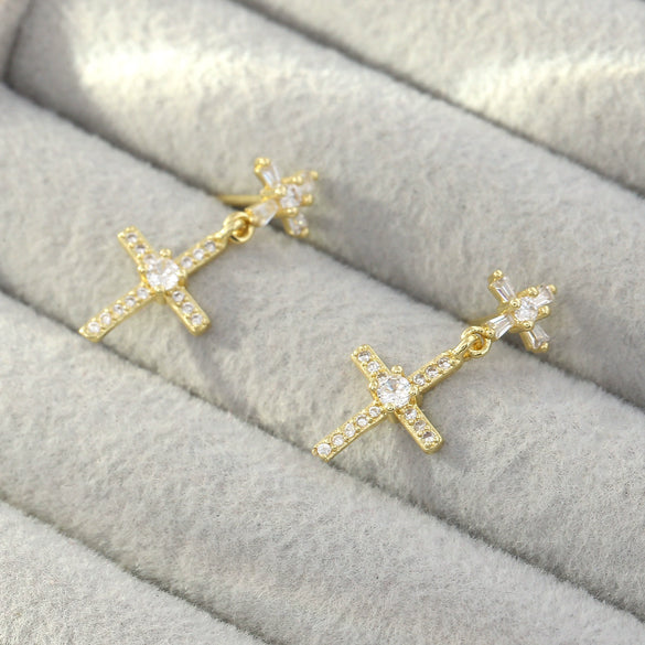 Women's Copper Goldplated Geometric Cross Ear Nail