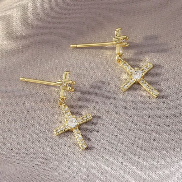 Women's Copper Goldplated Geometric Cross Ear Nail